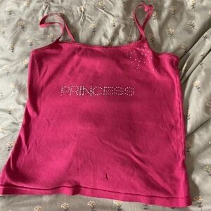 Cute y2k thrifted tank top 💖💖 size Medium I would say ! (:
